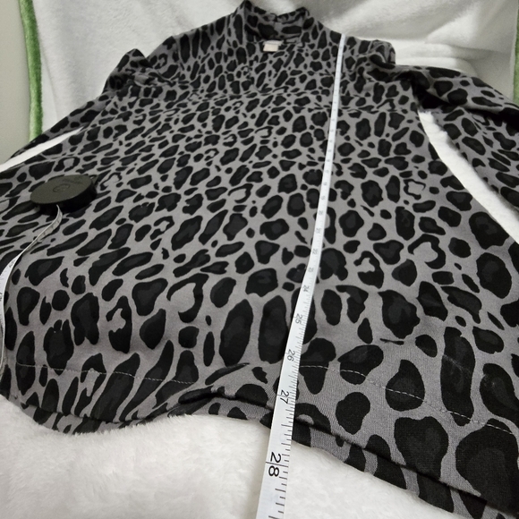 Chicos 1 (medium) Leopard print tunic top. NWOT - Picture 6 of 10